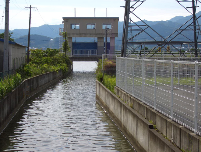 山後川L型水路及び水門工事